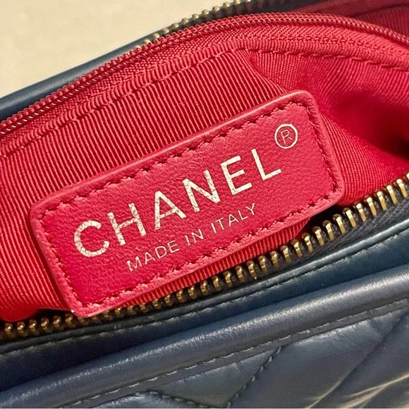 CHANEL Gabrielle Small Chevron Shoulder Bag - Picture 2 of 10